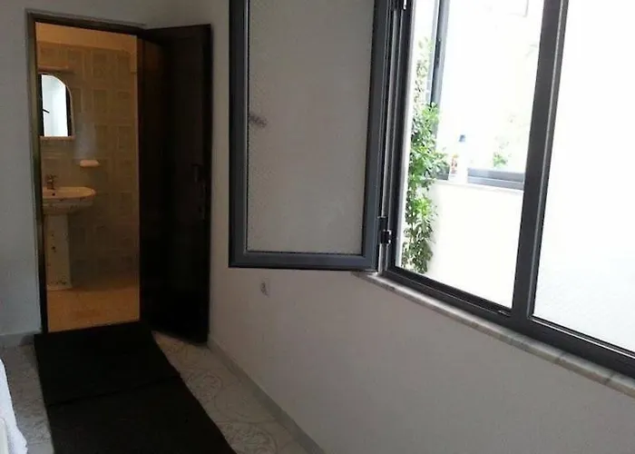 Aza Guest house Pogradec